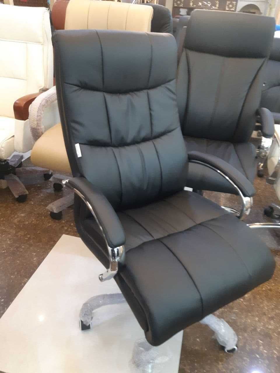 Офисное кресло для руководителя и персонала Model:825
