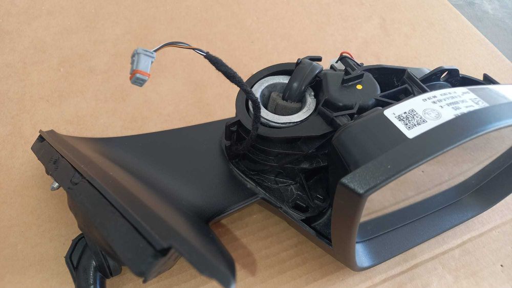 Шкода Октавия 4 седан дясно огледало