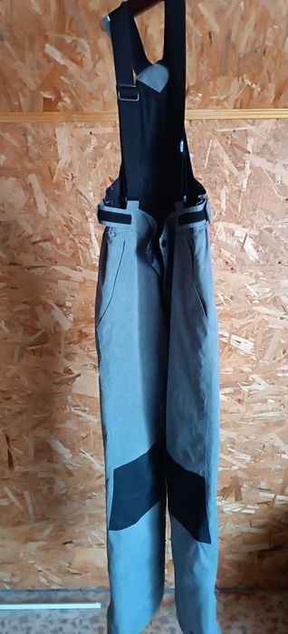 Продам зимний комбинезон на рост 160 см