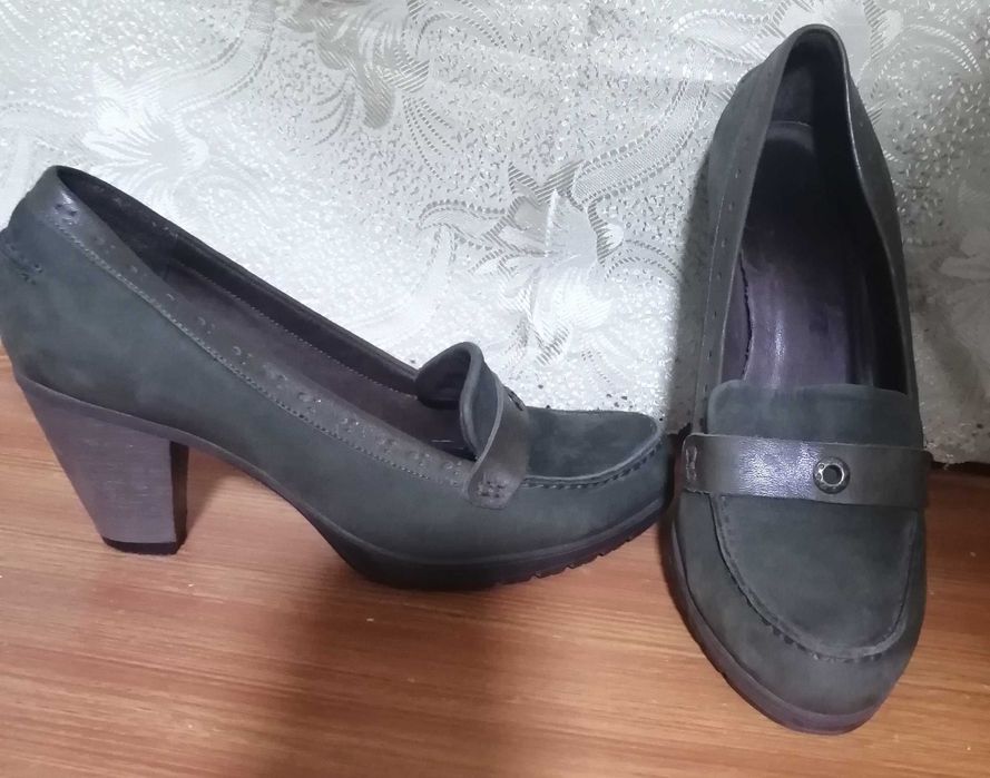 Туфли б/у, размер 38, замшевые, зелёные.