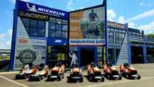 Tractorase  de tuns gazonul