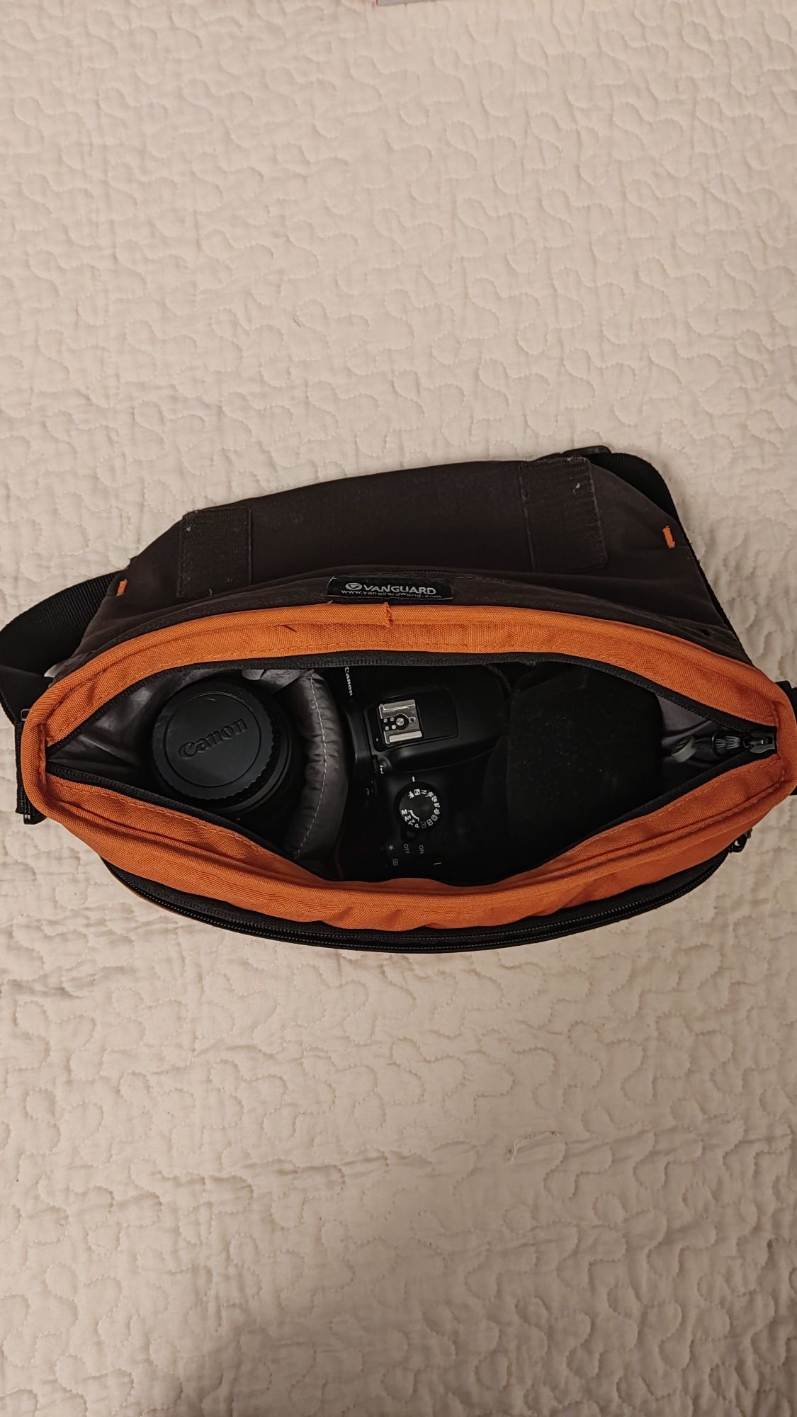 Пълен Фотосет Canon EOS 1300D + 2 обектива + Connect Station + статив