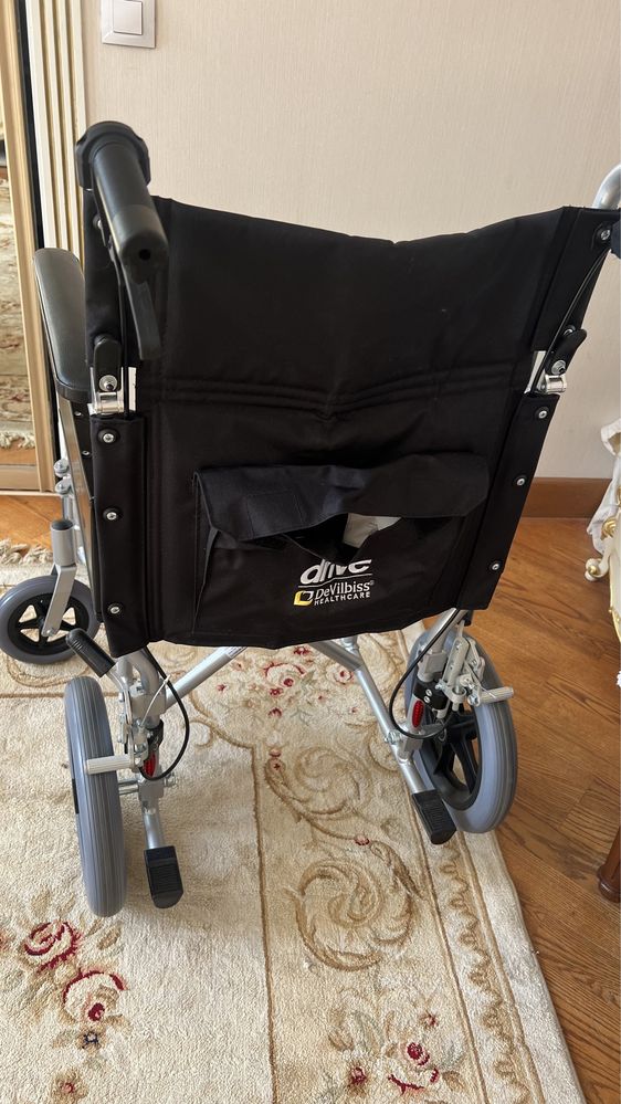 Продам инвалидное кресло от DeVilbiss Healthcare США