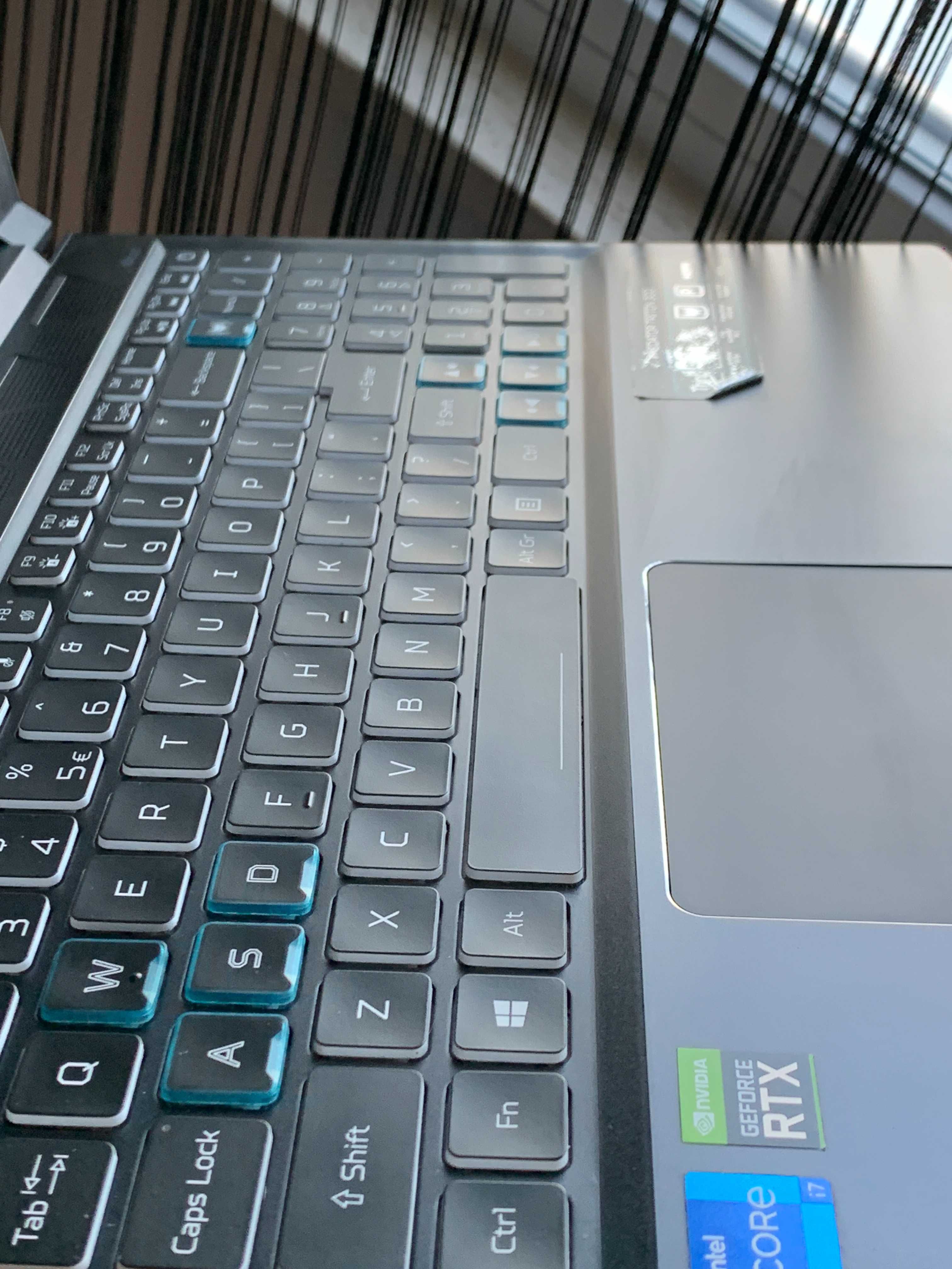 Геймърски лаптоп Acer Predator Triton 300 (за части/ремонт)