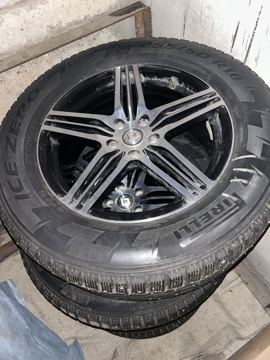 Продам,б/у пробегали 1 сезон .