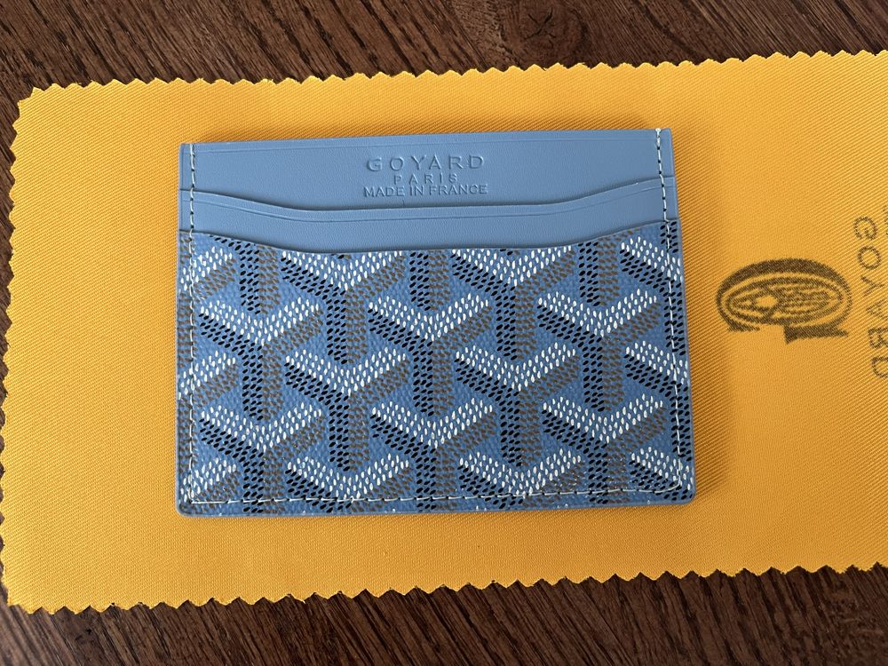 НОВ Goyard cardholder светло син