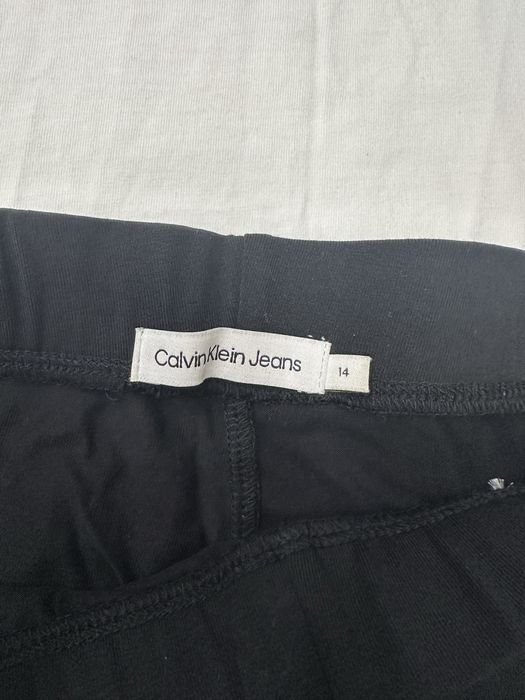 Къс Клин с тениска calvin klein и чанта