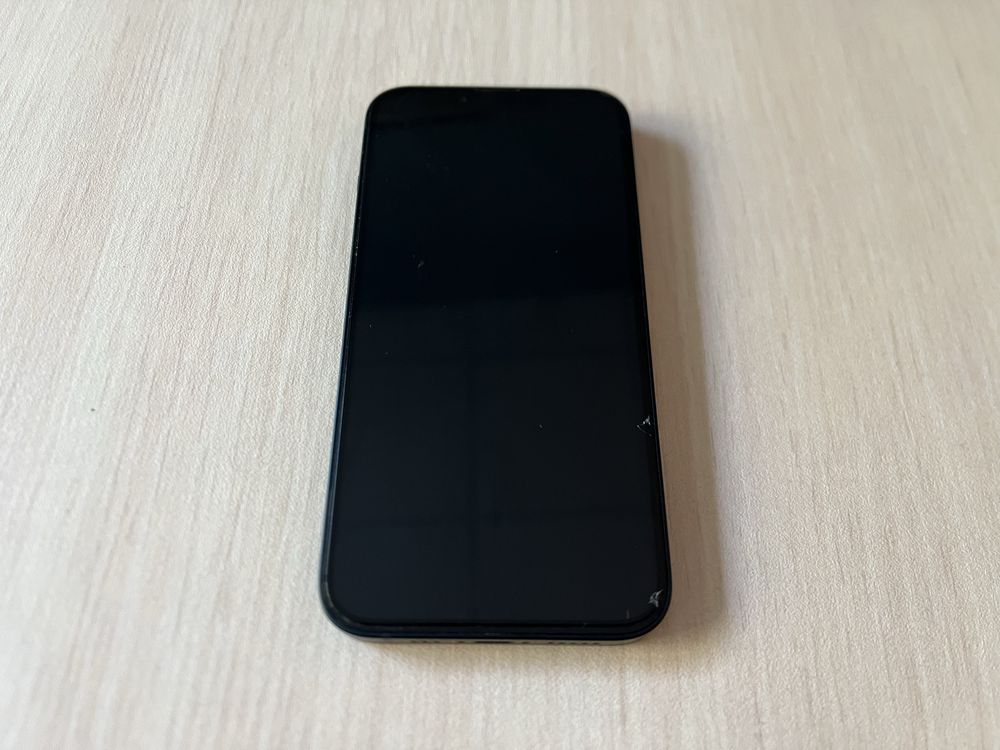 Продавам Apple iPhone 13 128GB
