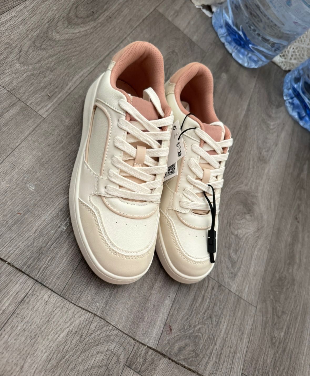 Продаю новые кеды ZARA