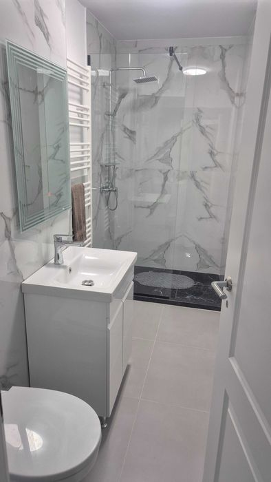 Apartament cu două camere de închiriat