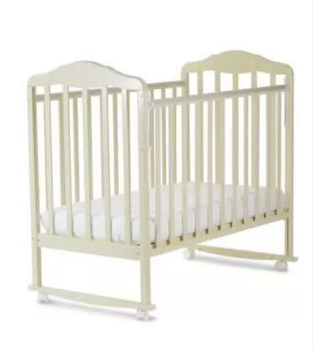 Кровать детский в хорошем состояний