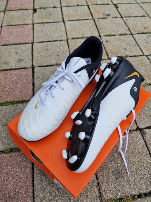 Ghete Fotbal Crampoane Noi Nike si Puma