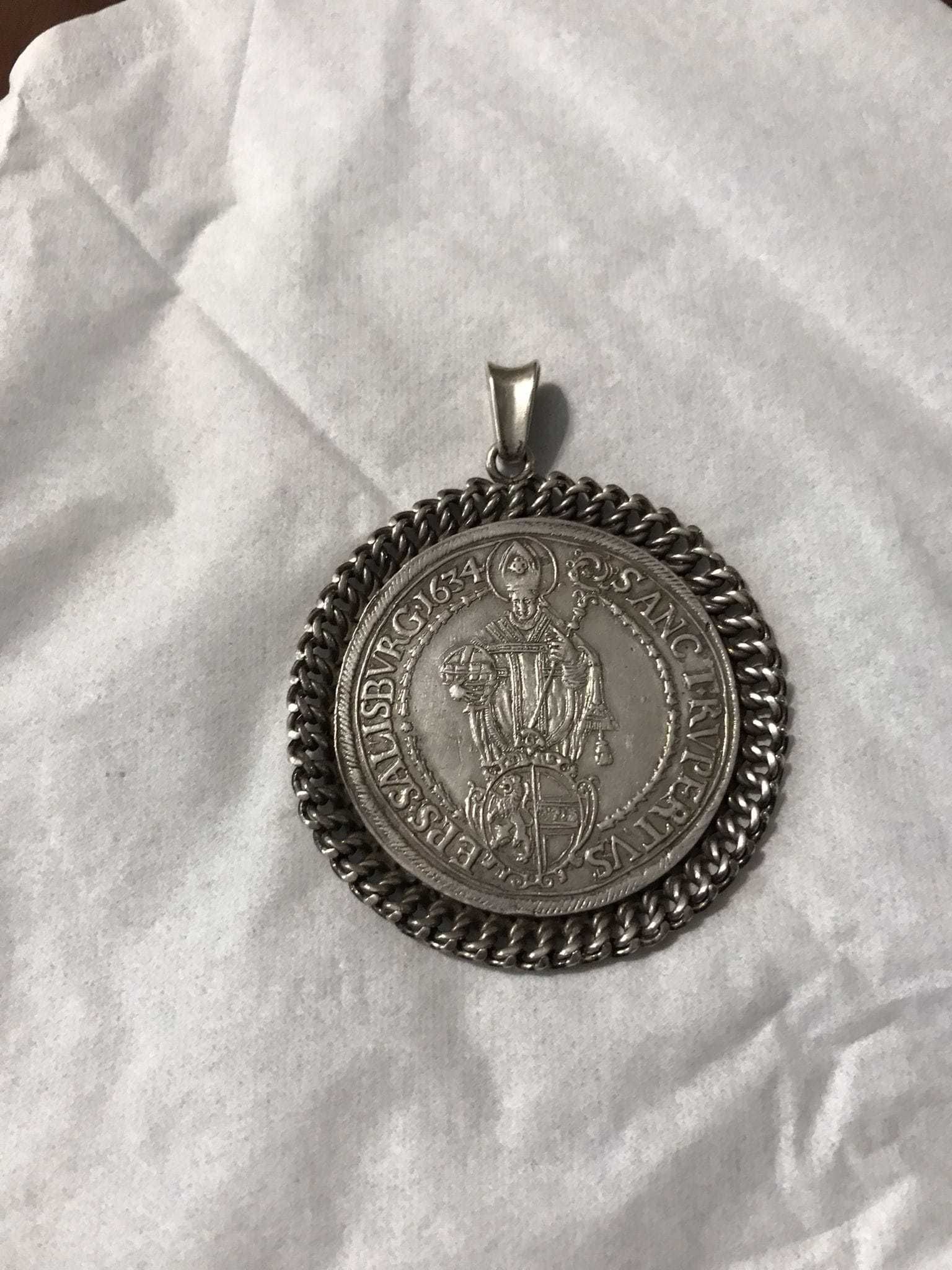 Medalion vintage argint cu thaler Paris Graf von Lodron 1634