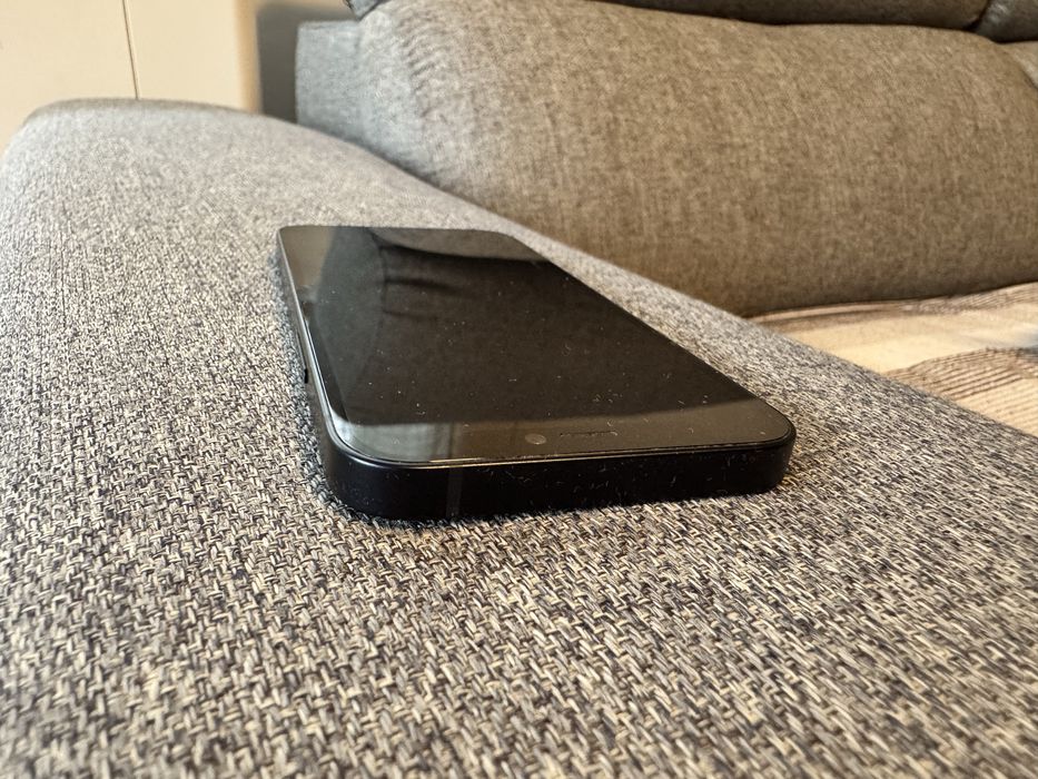 Телефон IPhone 12 mini