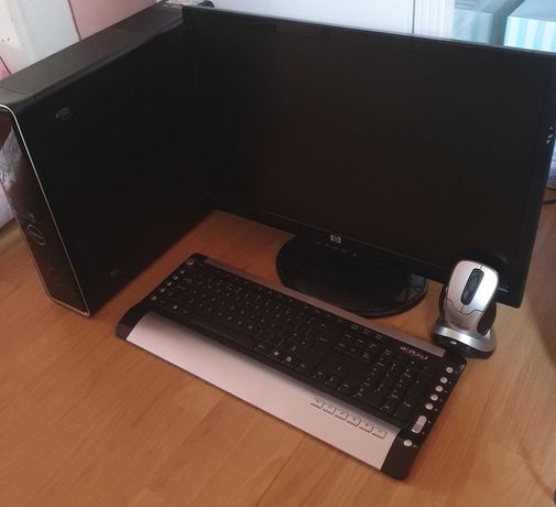 Computer (monitor hp, unitate dell, tastatura,  mouse)