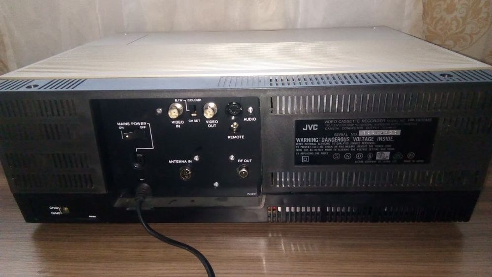 Видео рекордер JVC HR-7600ms VHS и SHARP VC-582N VHS