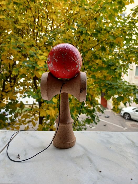 Vând kendamă Europa play one originale roșu folosită