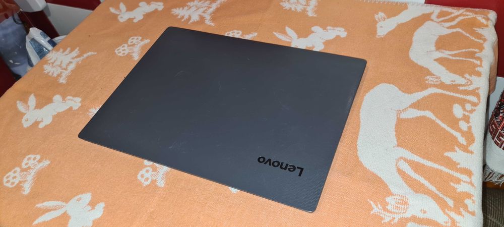 LENOVO i5 a-7-a cu 8 gb ram = 480 lei