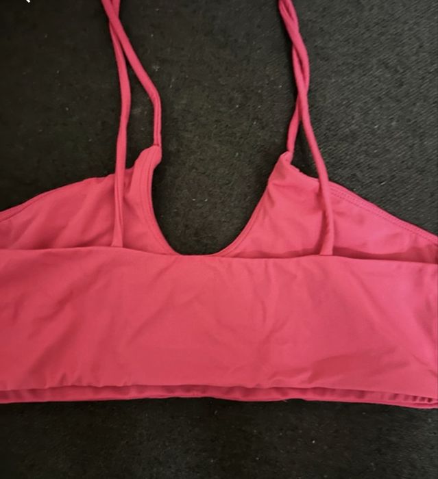 Bustiera rosie foarte sexi pentru sala si alte activitati