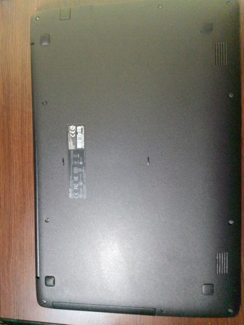 Vand laptop  ASUS