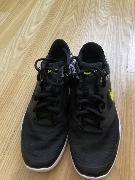 Обувки nike womens studio trainer 2