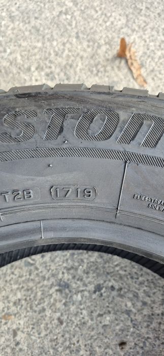 2 anvelope iarna Bridgestone 205/65/16.Pretul este pe bucata