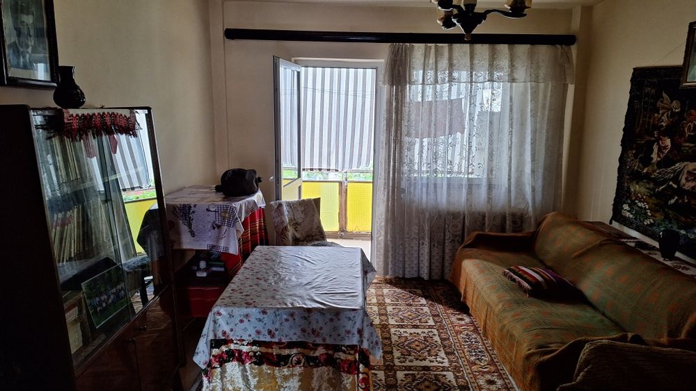 Vând apartament 3 camere