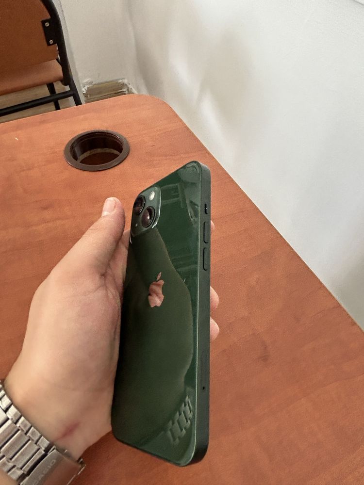 iPhone 13 хорошем состоянии аккумулятор 89