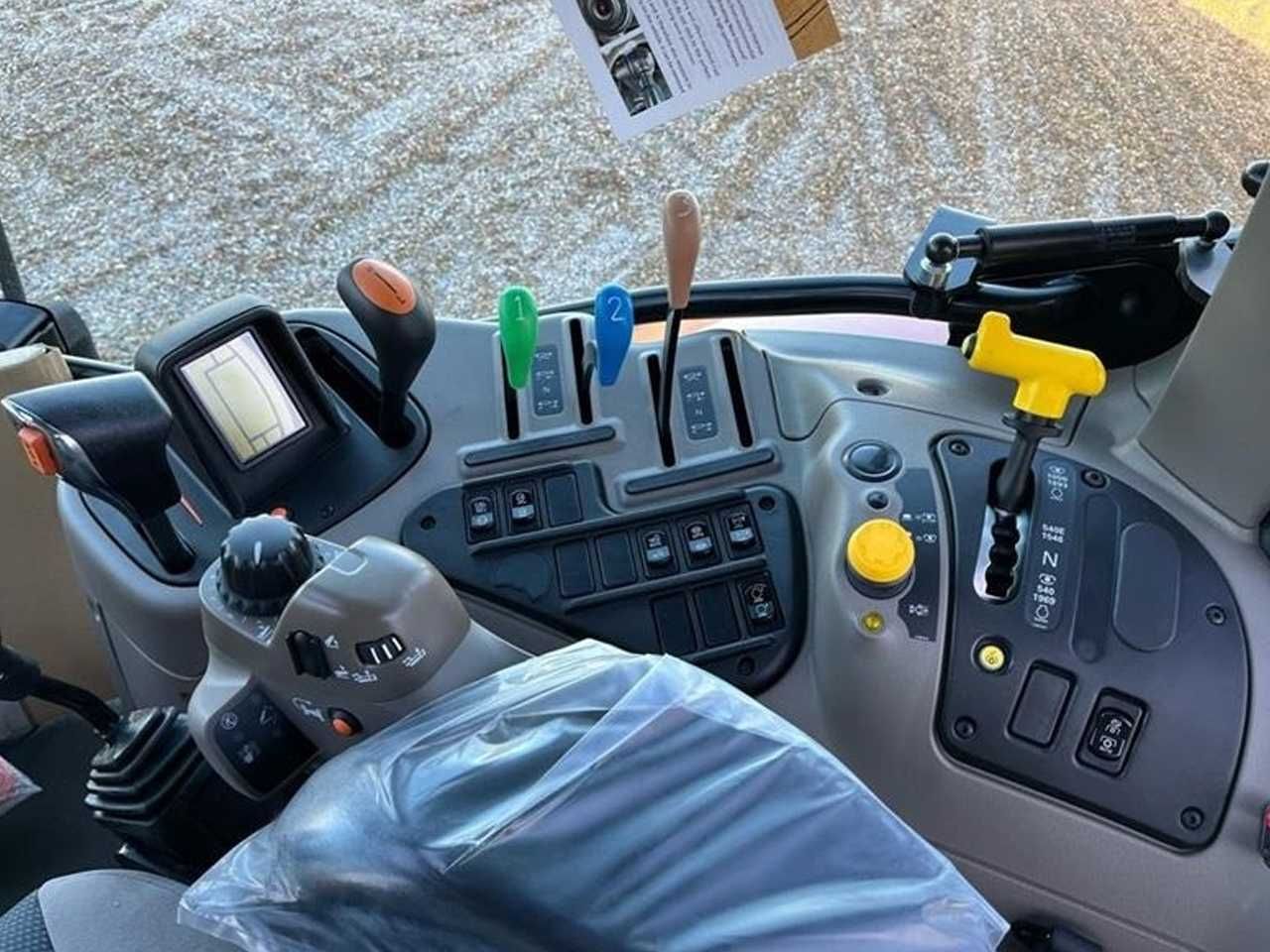 Трактор колесный Case IH Maxxum 145