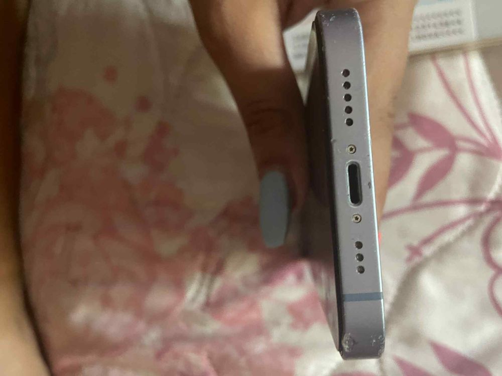 Продавам  iphone 14