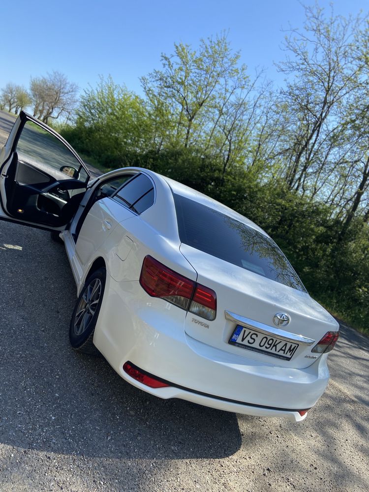 Toyota avensis 2014