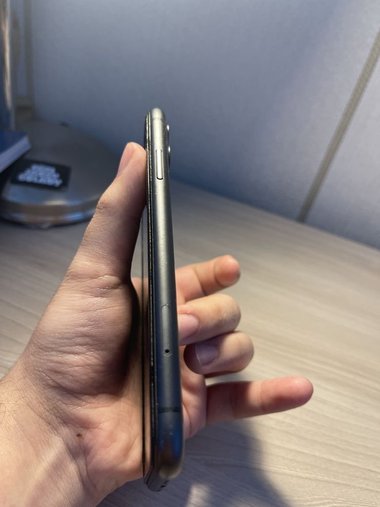 Продаю iPhone 11
