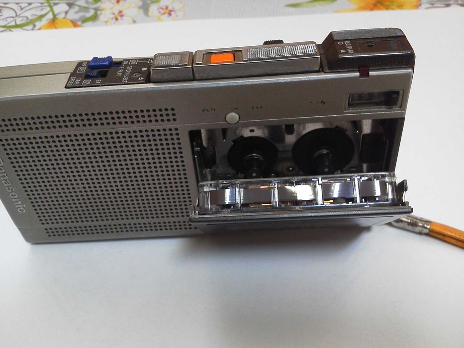 CD-Player Audio CDP7703 si Reportofon minicaseta Panasonic.