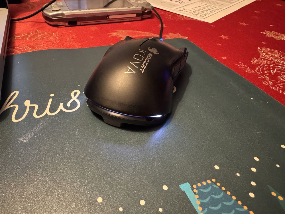 Продавам геймърска мишка Roccat kova aimo