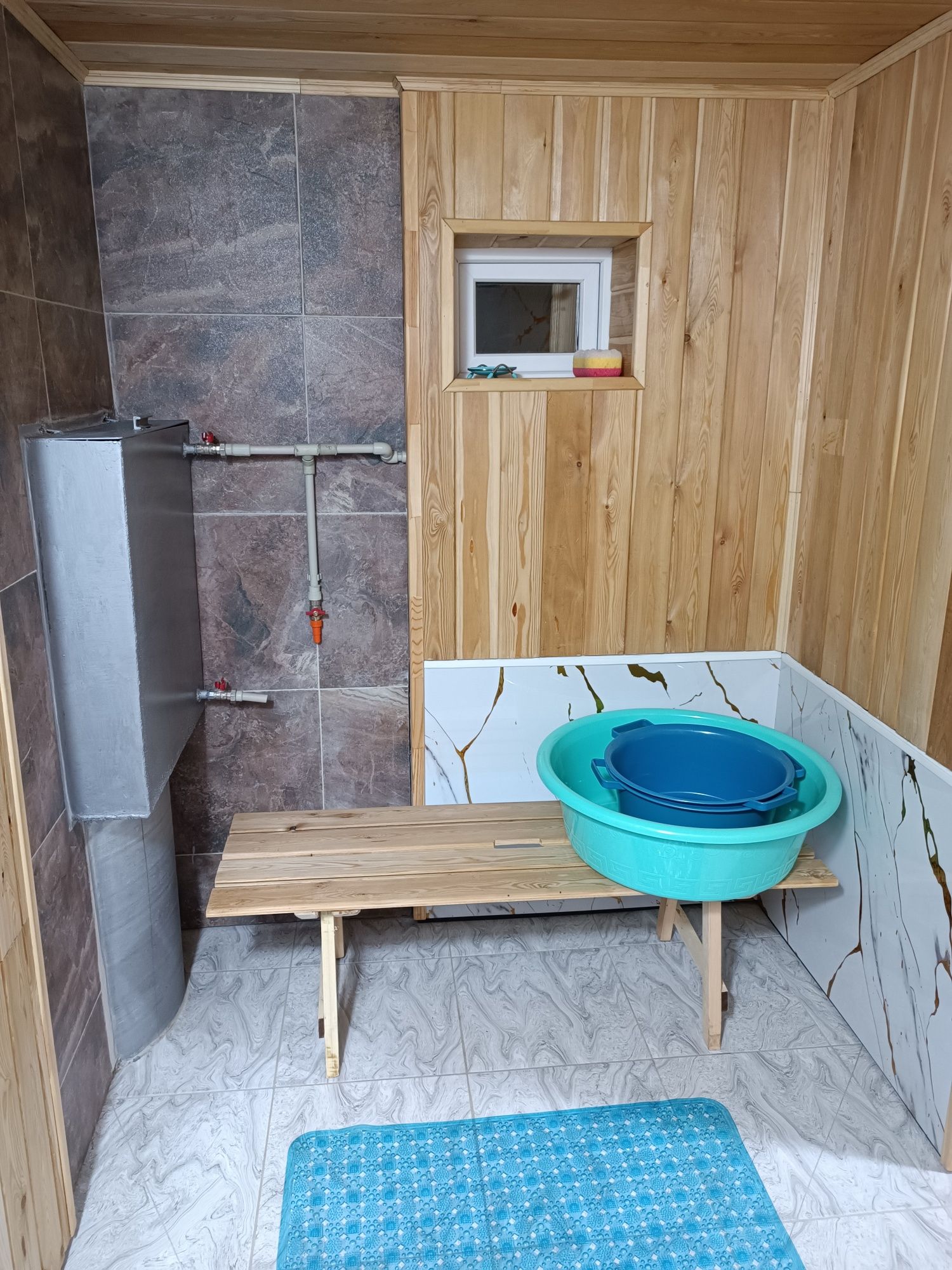 Продам дом у подножия гор в поселке Кайнар