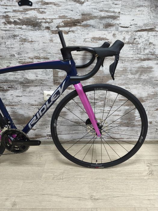 НОВ карбонов шосеен велосипед Ridley Fenix SLiC Disc 105 Di2 Vision
