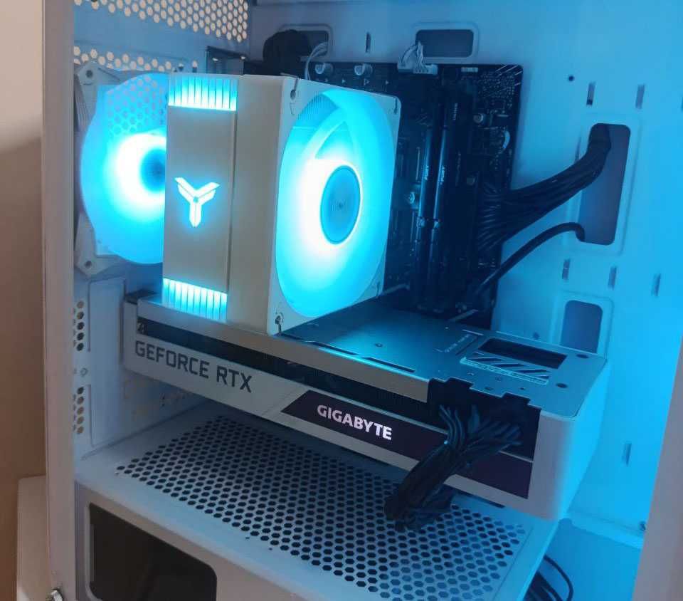 Core i5-14400F/DDR5 RAM 5600 MHz/GeForce RTX 3070/Samsung Odyssey G7