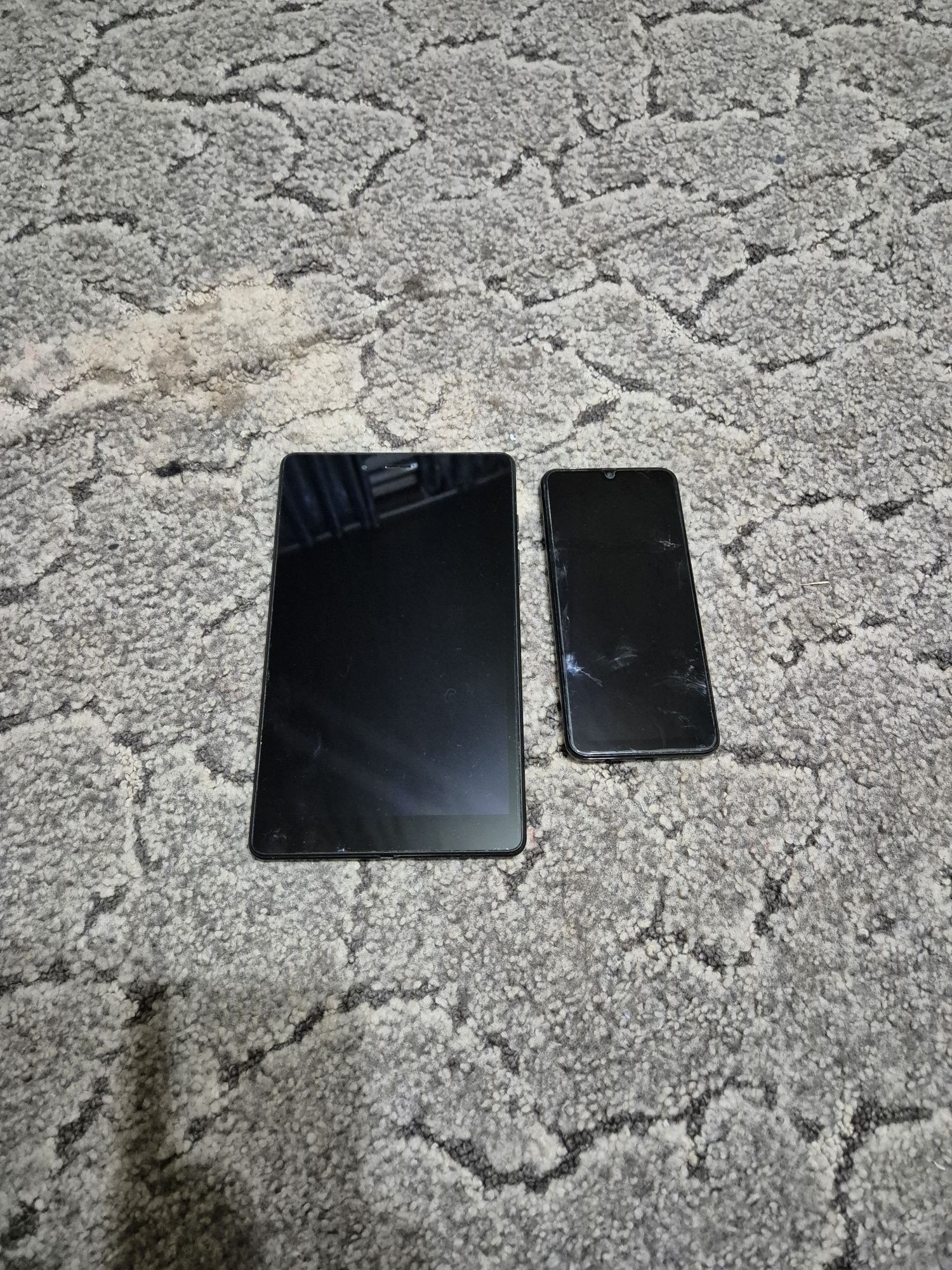 Телефон samsung а50, а также плашет samsung Tab A8 в комплекте