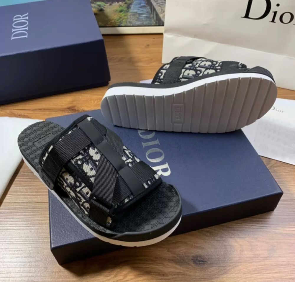 Dior alpha slides
