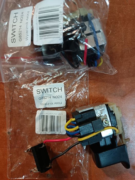 Comutator pentru bormașina cu acumulator