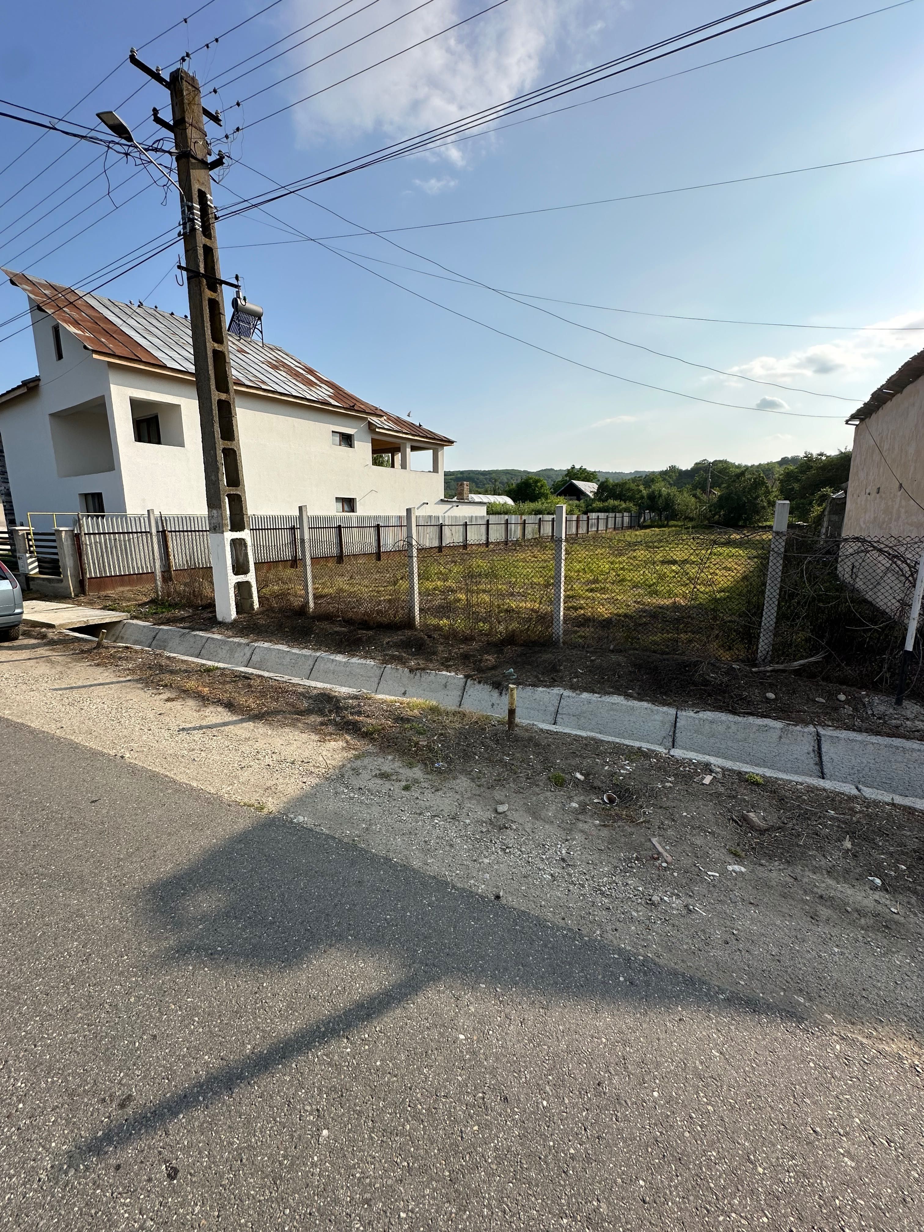 Teren casa Zavideni cu toate utilitatile 80000 lei