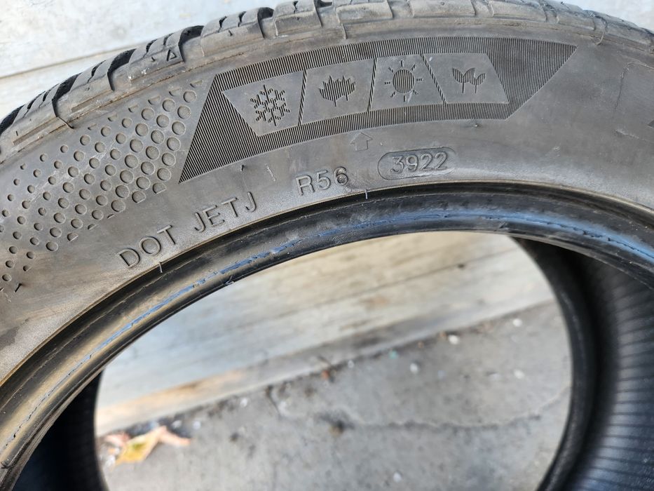 Всесезонни гуми 235 45 17