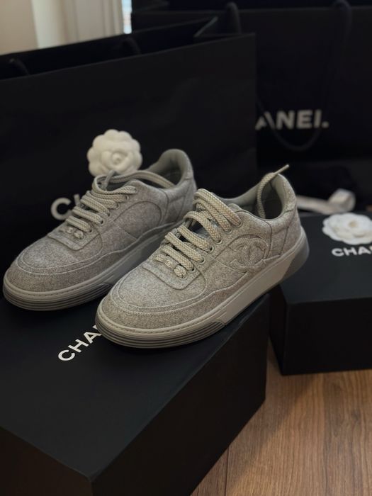 Обувки Chanel ; Gucci ; Alaia ; Casadei ; Dsquared