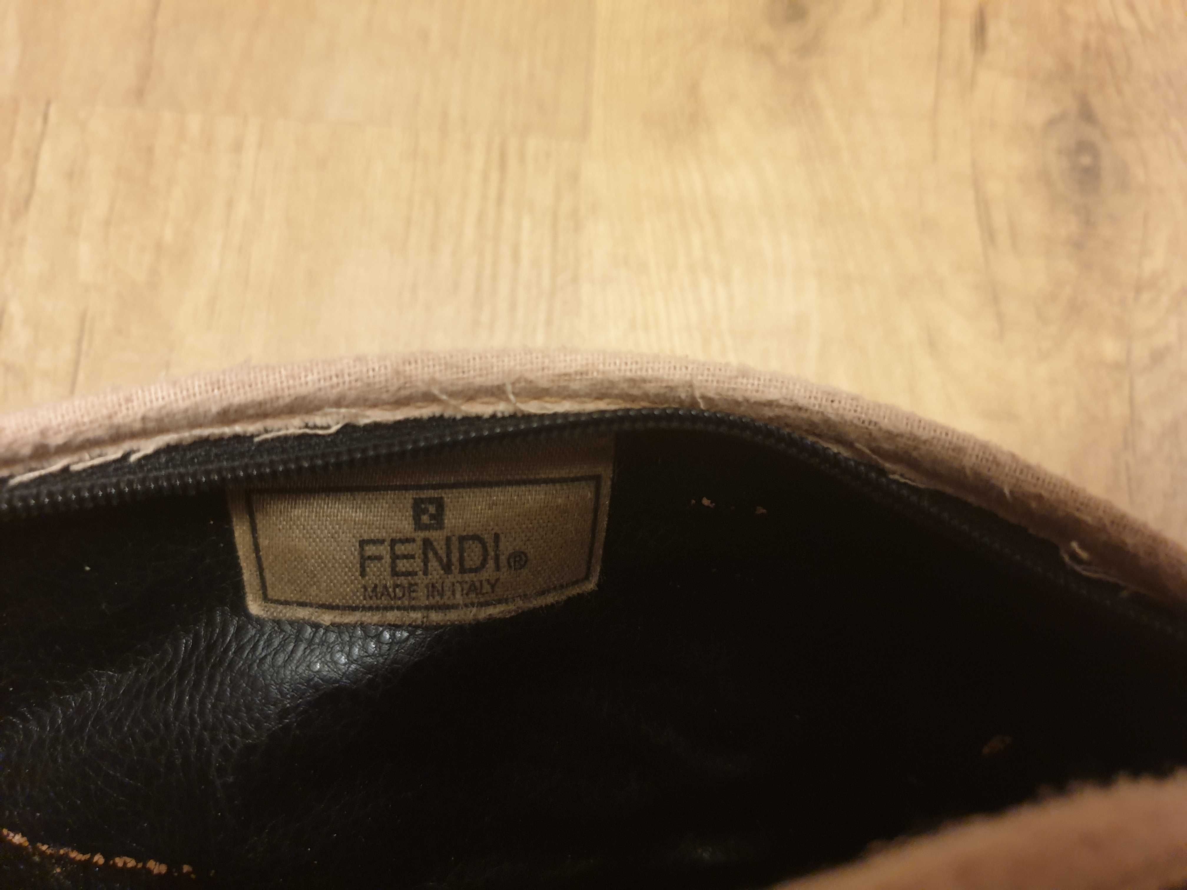 Geanta de umăr Fendi