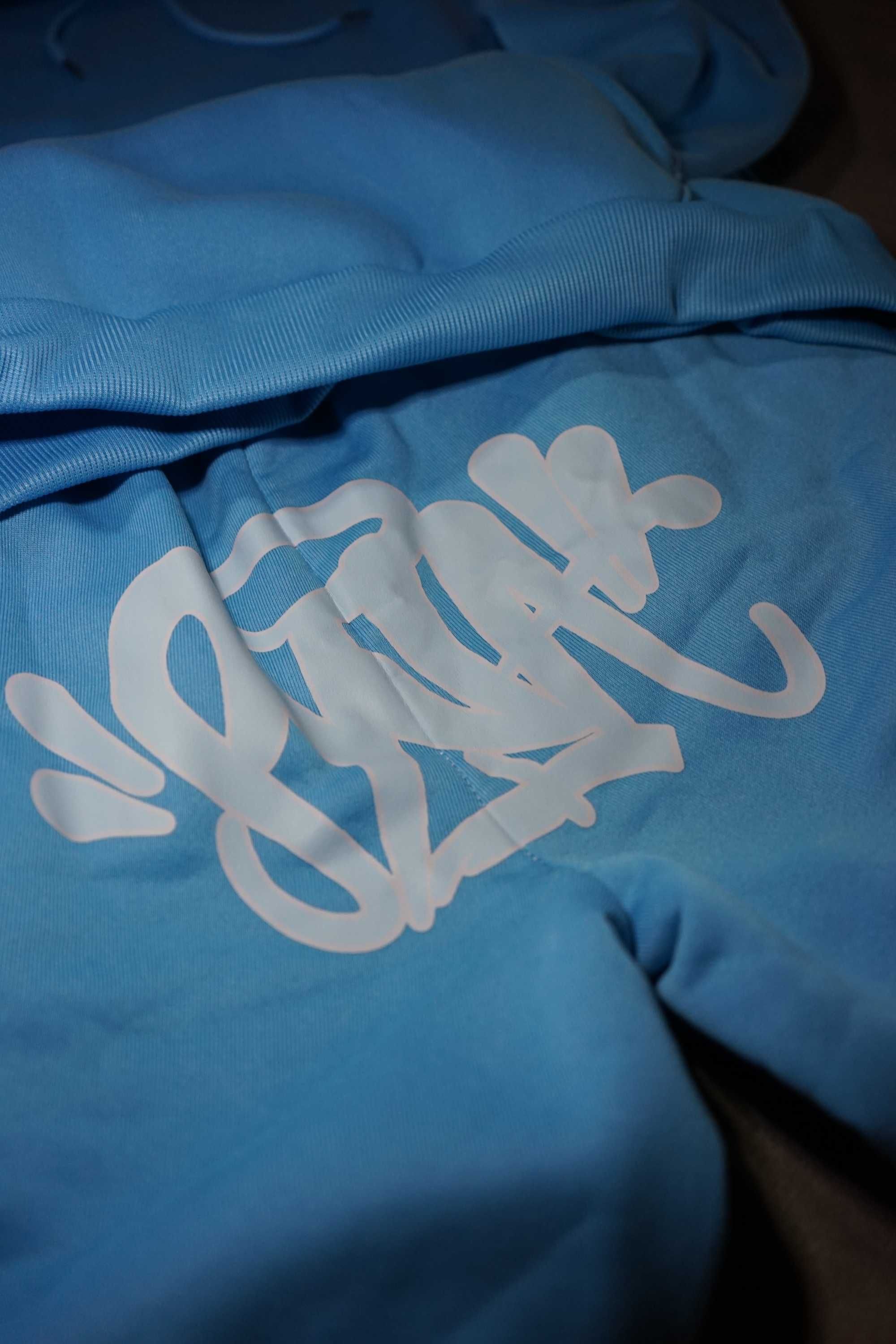 Syna World Streetwear екип