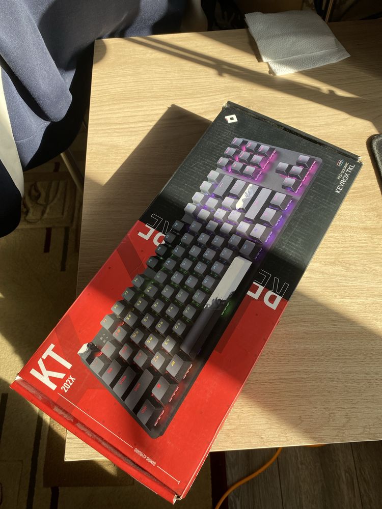 Срочно продам клавиатуру Red Square KT202X