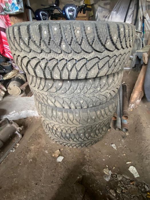 Продам резину  шипованая  состояние отличное