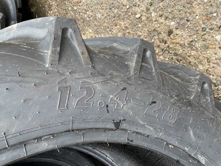 Cauciucuri 12.4-28 noi pentru tractor U445 marca ALLIANCE