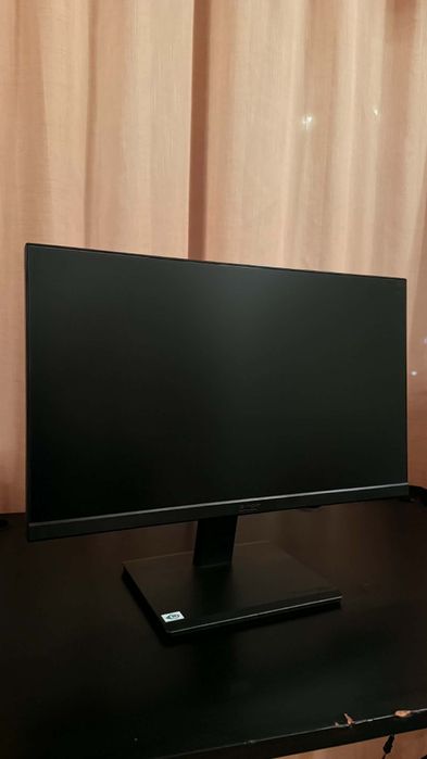 Компютър и монитор