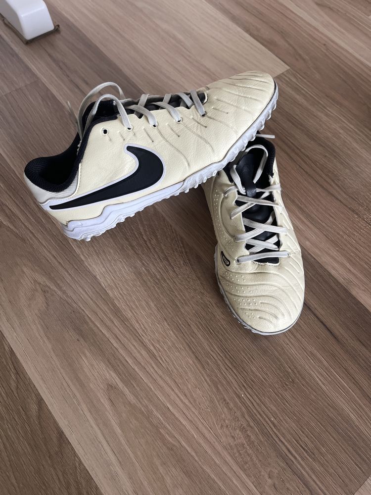Стоножки Adidas 36,5;Nike 35,5